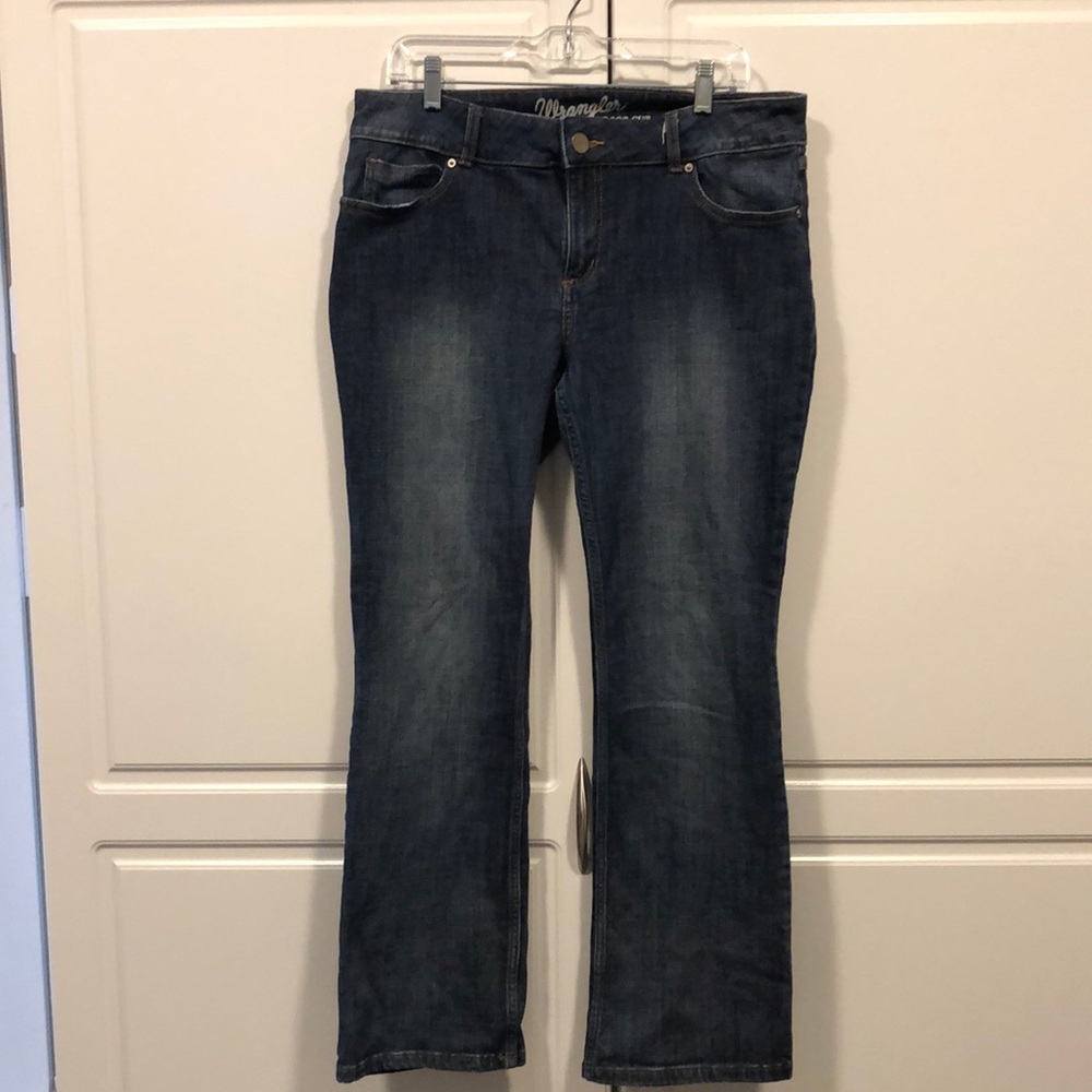 Wrangler jeans Women’s 13 x 30 dark blue denim boot cut EUC Western cowgirl